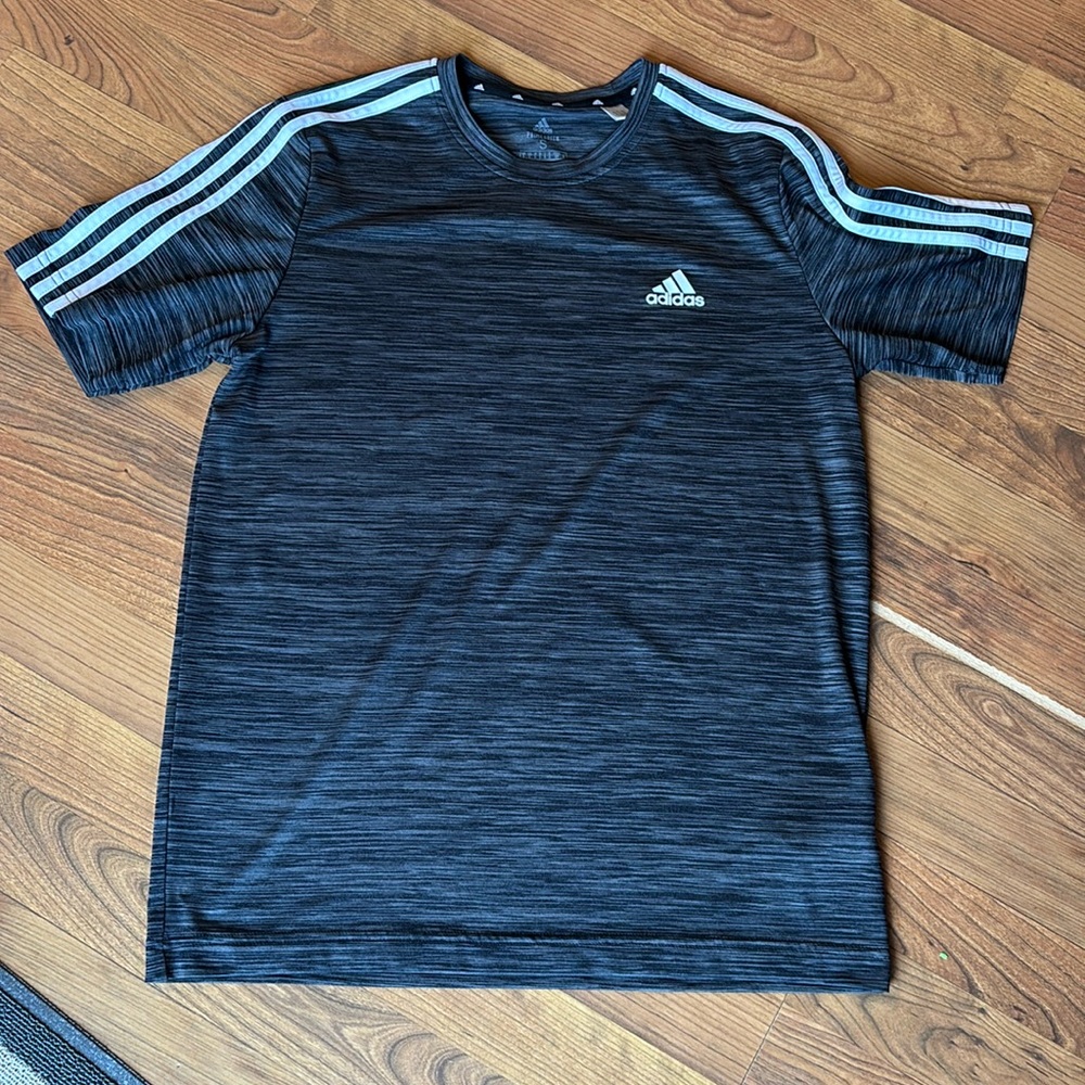 Adidas tshirt